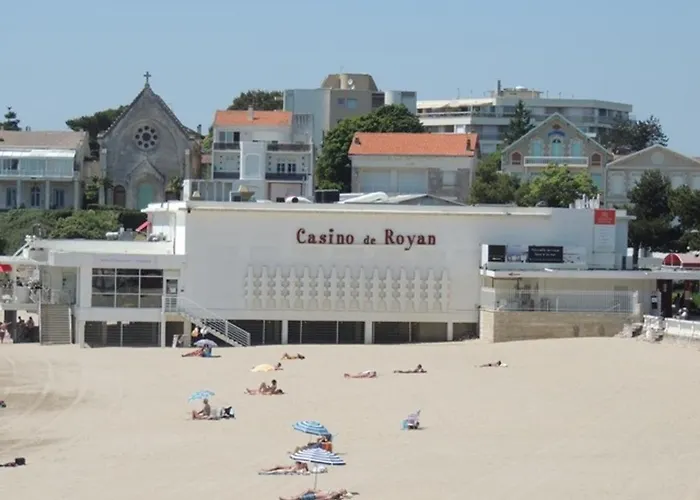 Maison F4 70 M² Avec Jardin A - Fr-1-71-52 *