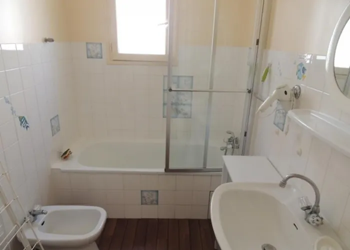 Holiday home Maison F4 70 M² Avec Jardin A - Fr-1-71-52