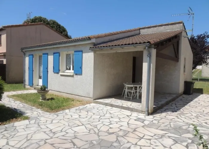 Maison F4 70 M² Avec Jardin A - Fr-1-71-52 * Royan