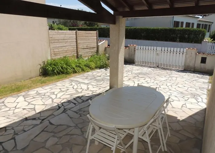 Maison F4 70 M² Avec Jardin A - Fr-1-71-52 Holiday home