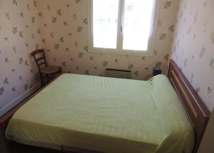 Maison F4 70 M² Avec Jardin A - Fr-1-71-52 Holiday home *